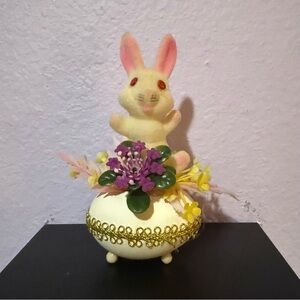 Vintage Charming Cream Bunny Floral Arrangement Easter